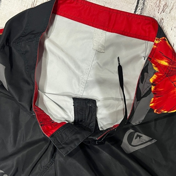 Quicksilver Summer Board Shorts Floral Bathing Suit Swim Trunks Men's - Picture 7 of 8